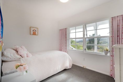 Photo of property in 14 Dormar Place, Churton Park, Wellington, 6037