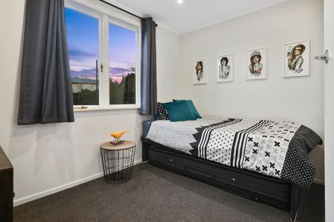 Photo of property in 10 Cobham Crescent, Kelston, Auckland, 0602