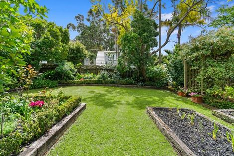 Photo of property in 15 Duders Avenue, Devonport, Auckland, 0624