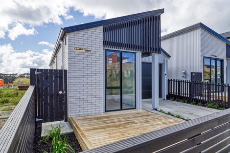 Photo of property in 20 Papai Lane, Massey, Auckland, 0614