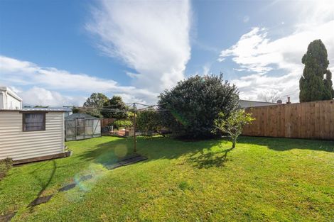 Photo of property in 70 Sylvan Crescent, Te Atatu South, Auckland, 0610