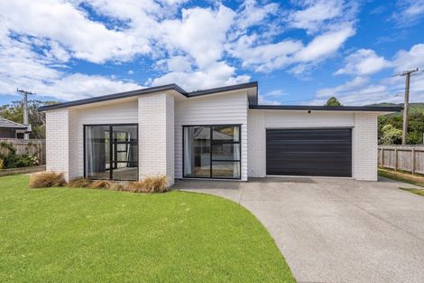 Photo of property in 3 Kaiwaru Place, Waikanae, 5036