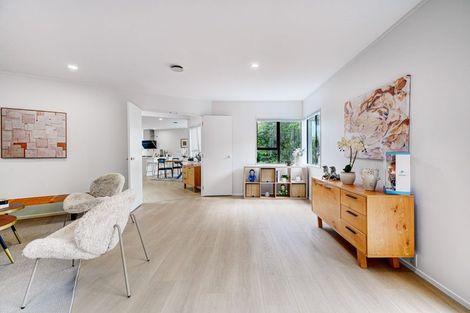 Photo of property in 8 Stitchbird Close, Murrays Bay, Auckland, 0630