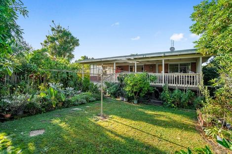 Photo of property in 1 Freshney Place, Hillpark, Auckland, 2102