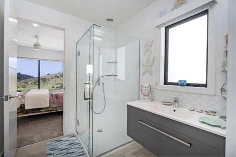 Photo of property in 36 Spikes Way, Whitianga, 3510