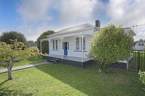 Photo of property in 40 Follett Street, Marton, 4710