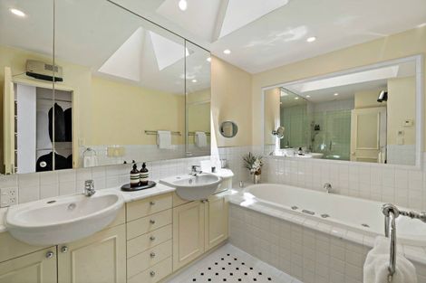 Photo of property in 8a Long Drive, Saint Heliers, Auckland, 1071