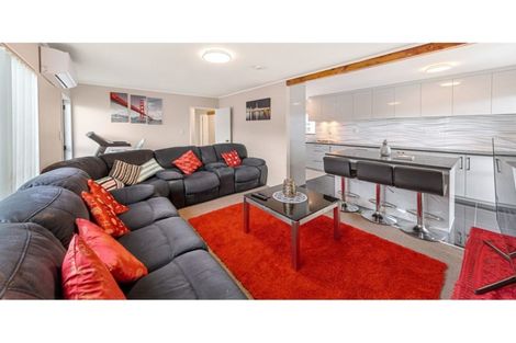 Photo of property in 2/24 Norrie Smith Avenue, Flat Bush, Auckland, 2023