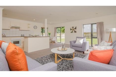 Photo of property in 10 Blumhardt Place, Avondale, Auckland, 1026