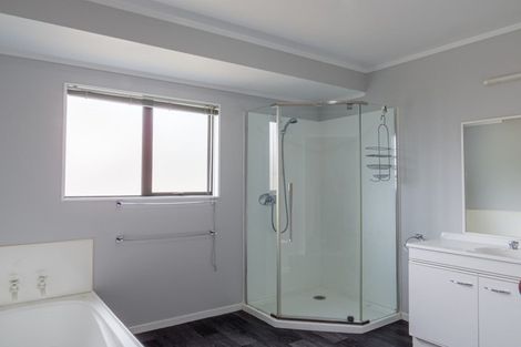 Photo of property in 7 Edgewater Grove, Whakatane, 3120