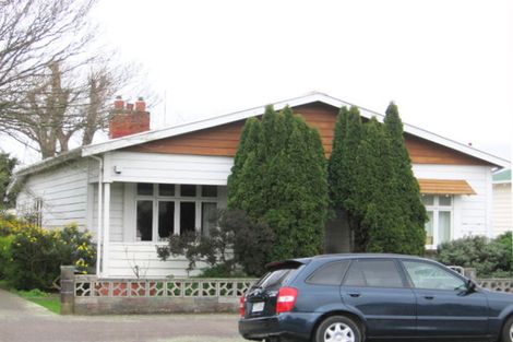 Photo of property in 17 Oxford Street, Hokowhitu, Palmerston North, 4410