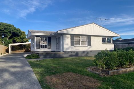 Photo of property in 4 Mirrabooka Avenue, Botany Downs, Auckland, 2010