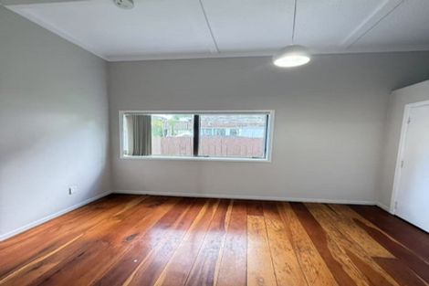 Photo of property in 1/16 Reeves Road, Pakuranga, Auckland, 2010