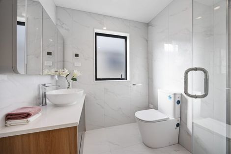 Photo of property in 11 Mill Hill Close, Flat Bush, 2019