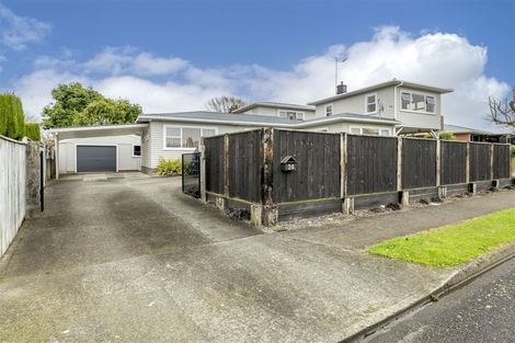 Photo of property in 24 Highbury Drive, Levin, 5510