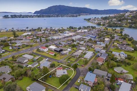 Photo of property in 5 Daphne Road, Tairua, 3508