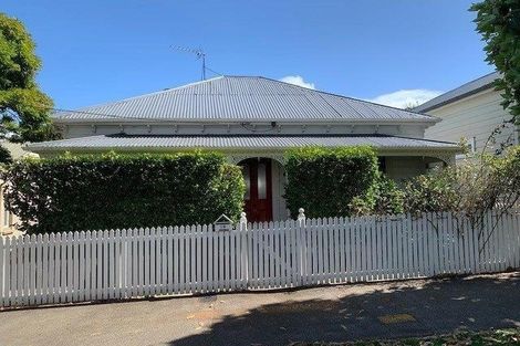 Photo of property in 19 Richmond Road, Brixton, New Plymouth, 4373