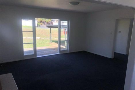 Photo of property in 2/52 College Road, Northcote, Auckland, 0627