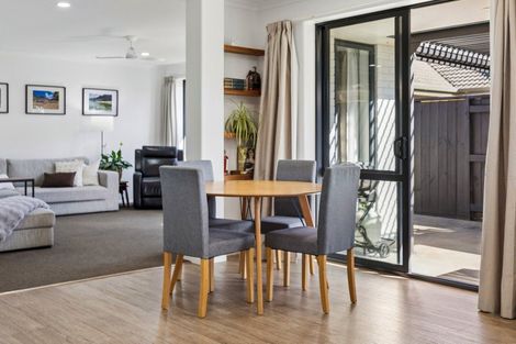 Photo of property in 710 Gloucester Road, Papamoa Beach, Papamoa, 3118