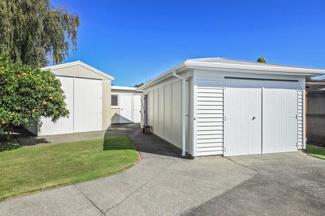 Photo of property in 437 Dalcross Street, Mayfair, Hastings, 4122