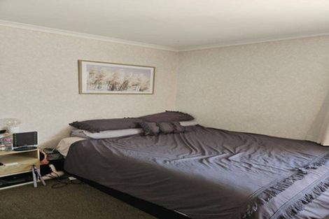 Photo of property in 33 Saint James Drive, Huntington, Hamilton, 3210