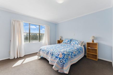Photo of property in 34 Strachan Way, Highbury, Palmerston North, 4412
