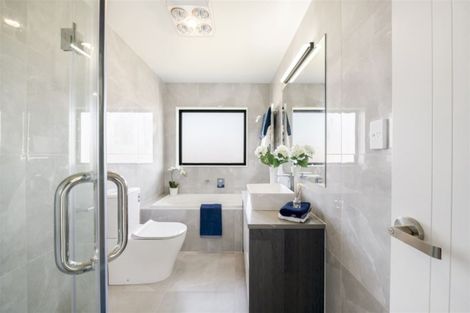 Photo of property in 75 Tir Conaill Avenue, Flat Bush, Auckland, 2019