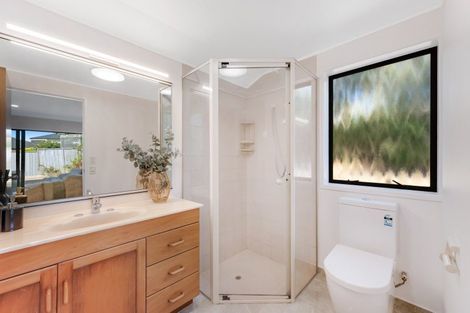 Photo of property in 105 Oliver Road, Eastern Beach, Auckland, 2012