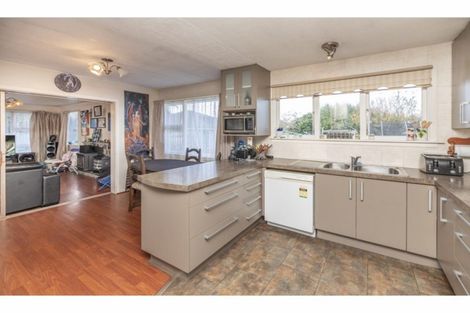 Photo of property in 11 Masham Road, Broomfield, Christchurch, 8042