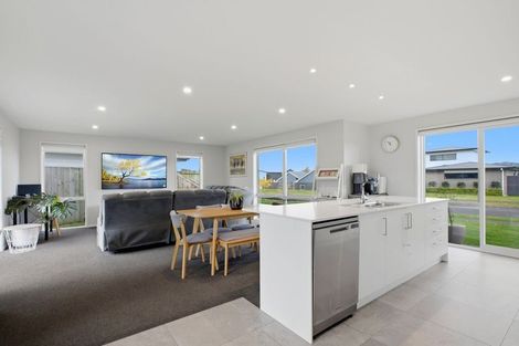 Photo of property in 96 Penetaka Heights, Pyes Pa, Tauranga, 3112