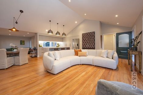 Photo of property in 2 Queen Street, Riverhead, 0820