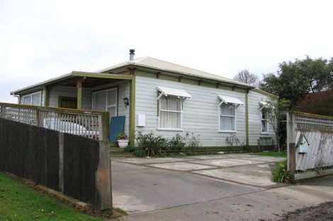 Photo of property in 15 Perrin Place, Kelvin Grove, Palmerston North, 4414