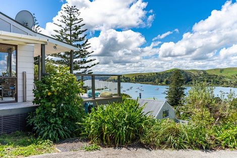Photo of property in 14 Cliff Street, Pahi, Paparoa, 0571