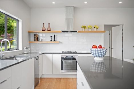 Photo of property in 41 Pohutukawa Avenue, Shelly Park, Auckland, 2014