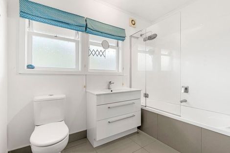 Photo of property in 46 Merani Street, Belmont, Auckland, 0622