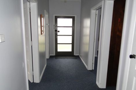 Photo of property in 9 Waiohua Road, Greenlane, Auckland, 1061