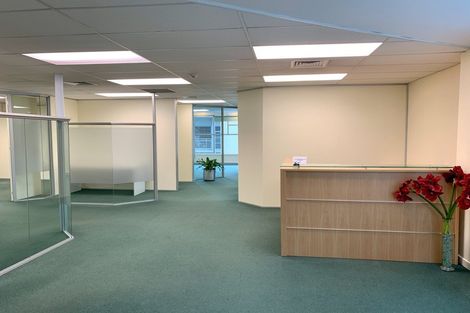 Photo of property in 8a Madeira Lane, Grafton, Auckland, 1023