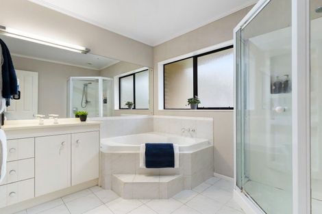 Photo of property in 8 Chiania Place, Somerville, Auckland, 2014