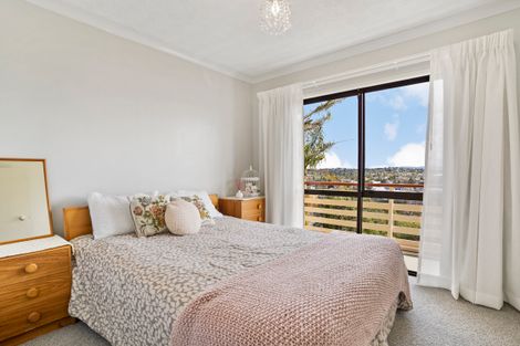 Photo of property in 70 Pemberton Avenue, Bayview, Auckland, 0629