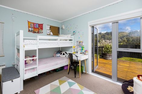 Photo of property in 2 Hobbit Lane, Pinehaven, Upper Hutt, 5371