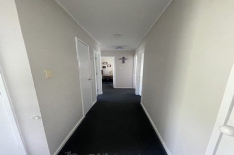 Photo of property in 50 Sungrove Rise, Sunnyvale, Auckland, 0612