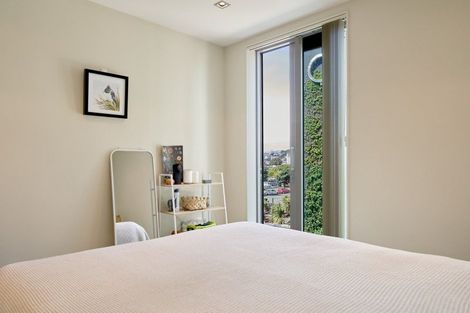 Photo of property in Piermont Apartments, 2h/82 Cable Street, Te Aro, Wellington, 6011