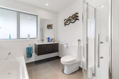 Photo of property in 16 Riverside Place, Katikati, 3129