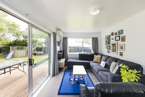 Photo of property in 10 Ashton Place, Highbury, Palmerston North, 4412