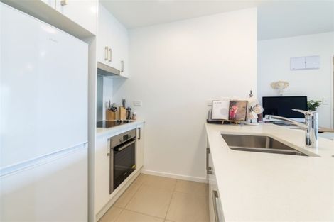 Photo of property in Apollo Apartments, 201/46 Rosedale Road, Rosedale, Auckland, 0632