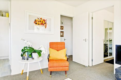 Photo of property in 2/23 Seaview Road, Glenfield, Auckland, 0629