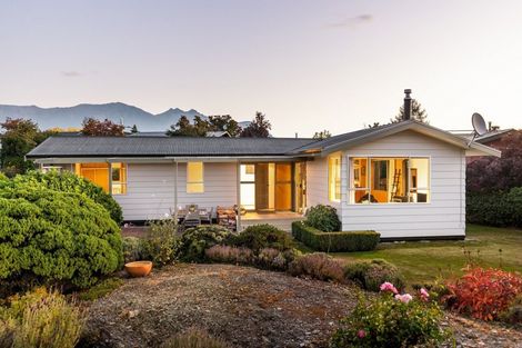 Photo of property in 11 Argyle Place, Arrowtown, 9302