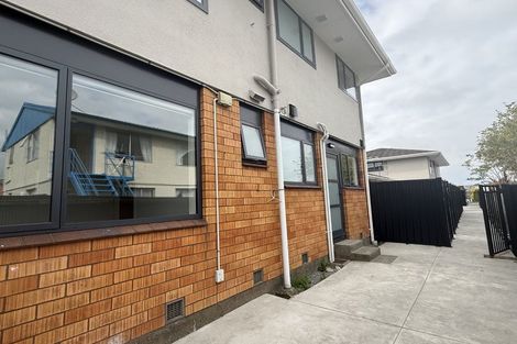 Photo of property in 2/7 Division Street, Riccarton, Christchurch, 8041