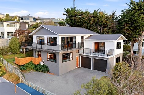 Photo of property in 433 Cashmere Road, Westmorland, Christchurch, 8025