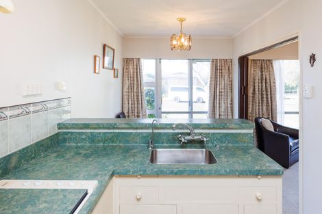 Photo of property in 5 Hollows Crescent, Takaro, Palmerston North, 4412